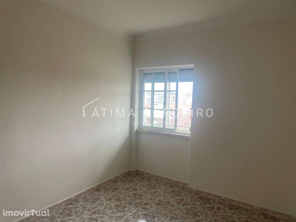 Apartamento T2 com terraço Praça Gil Vicente - Grande imagem: 5/14