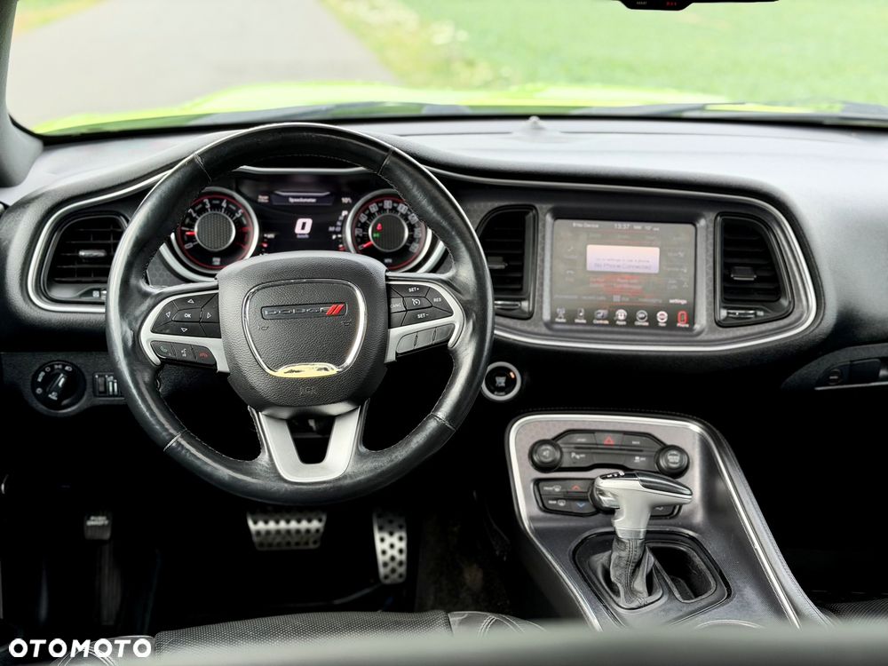 Dodge Challenger - 15