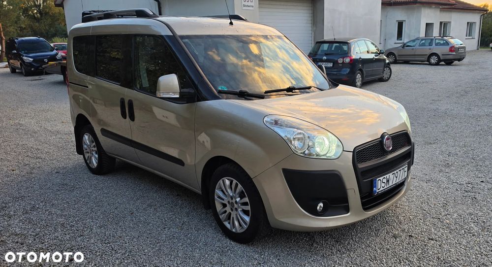 Fiat Doblo 2010 photo 2