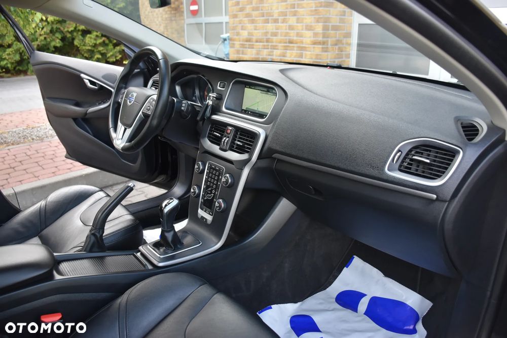 Volvo V40 D2 - 11
