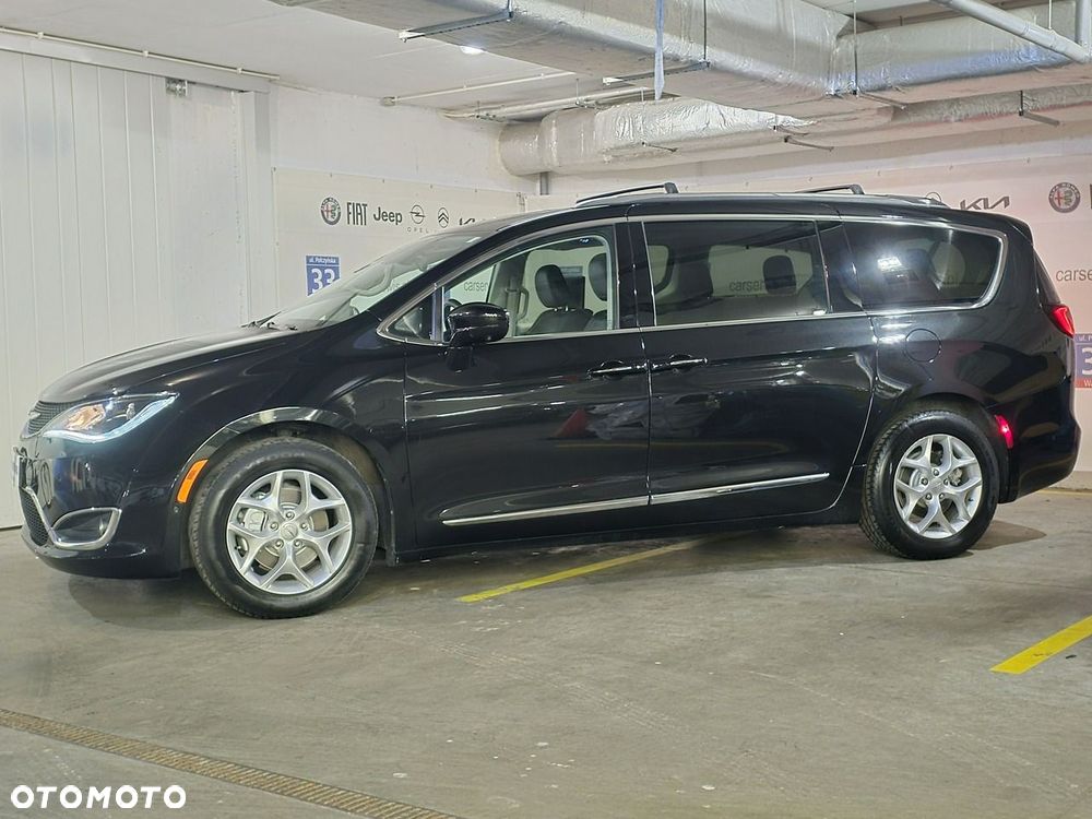 Chrysler Pacifica - 3