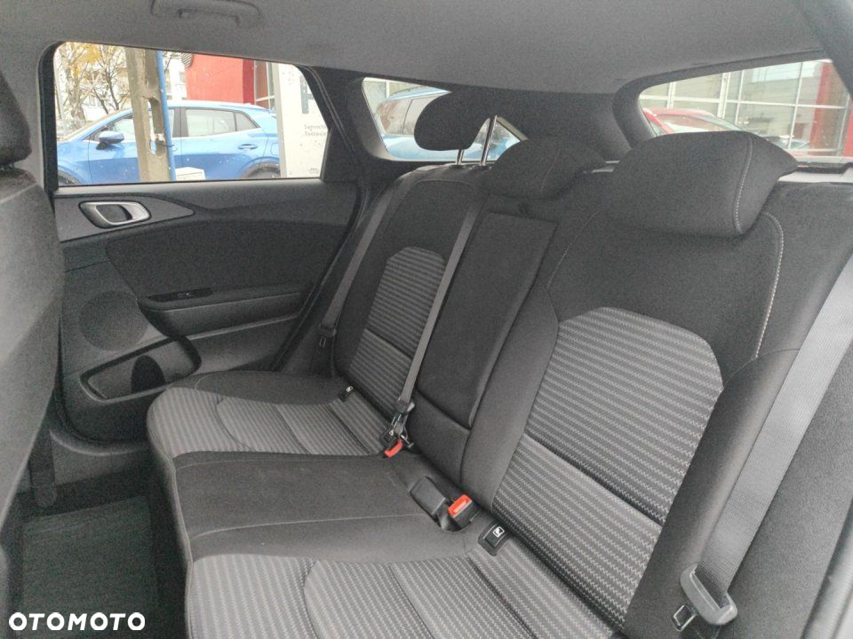 Kia Ceed - 16