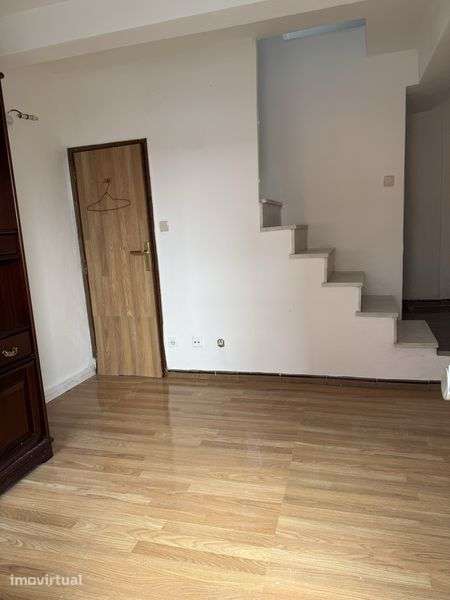 Alugo t1 em famoes odivelas - Grande imagem: 5/7