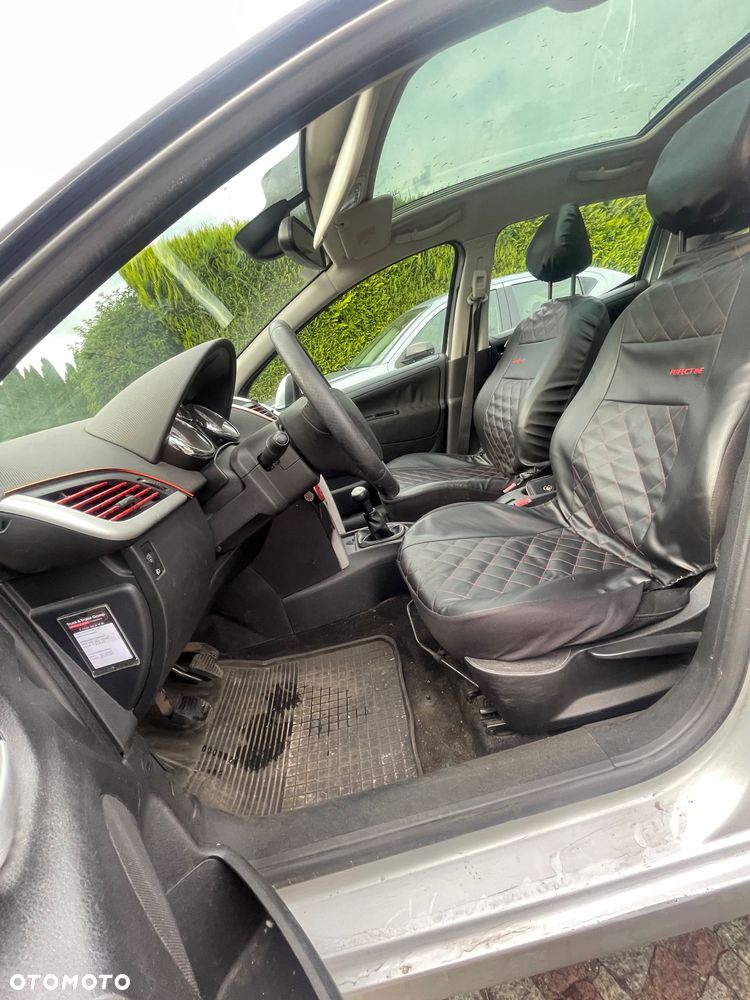 Peugeot 207 1.4 16V Trendy - 15