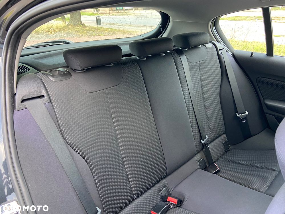 BMW Seria 1 118i Sport Line - 37