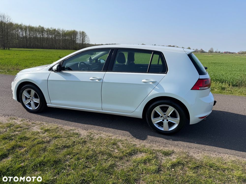 Volkswagen Golf 1.6 TDI DPF Highline - 5