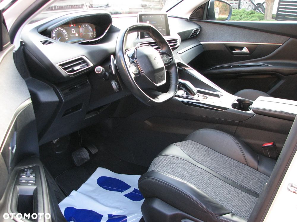 Peugeot 3008 BlueHDi 130 Stop & Start EAT8 Allure - 15