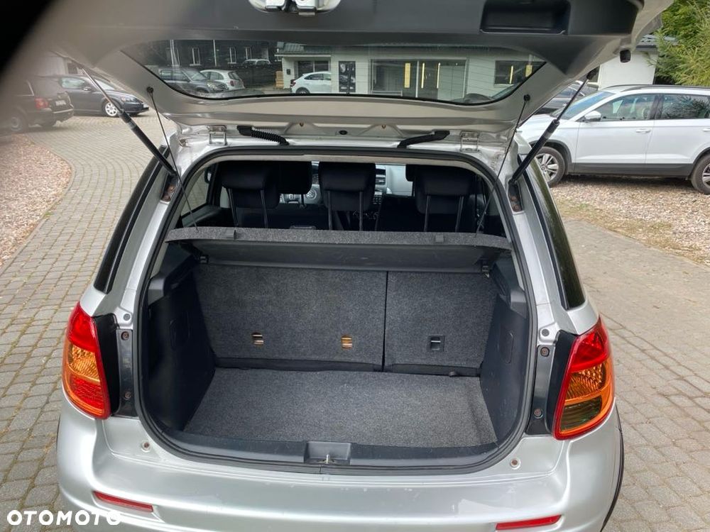 Suzuki SX4 1.6 GS / Premium - 10