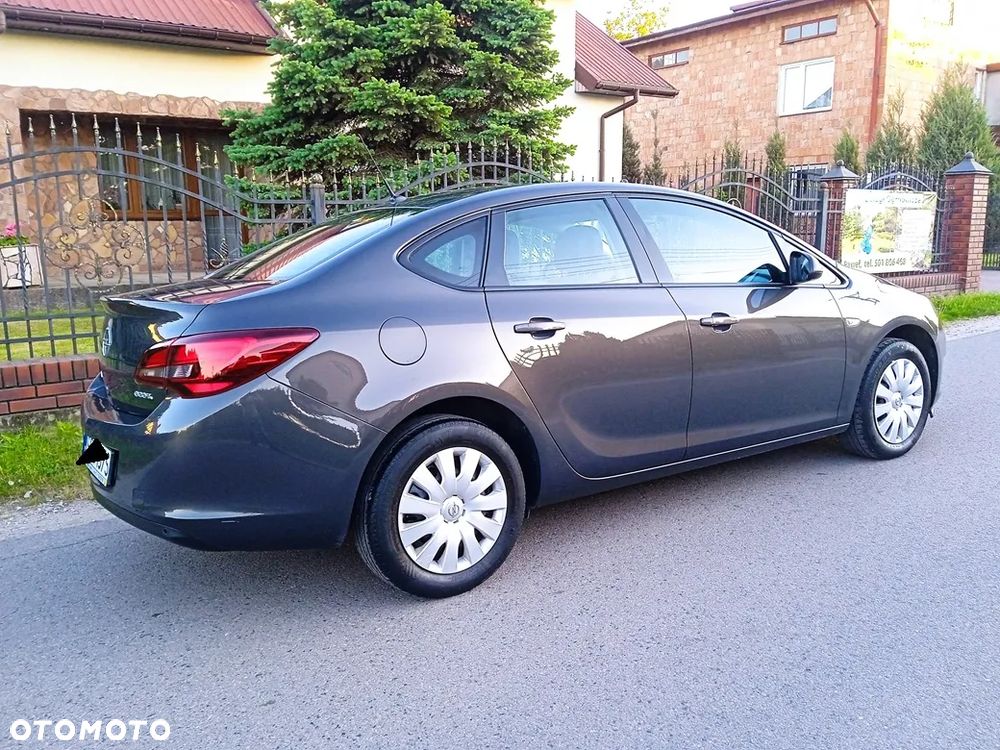 Opel Astra 1.4 T Executive EU6 - 23