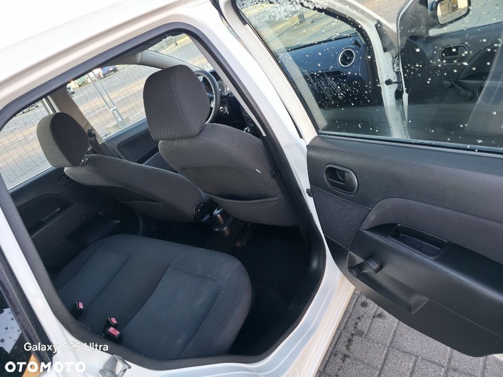 Ford Fiesta - 8