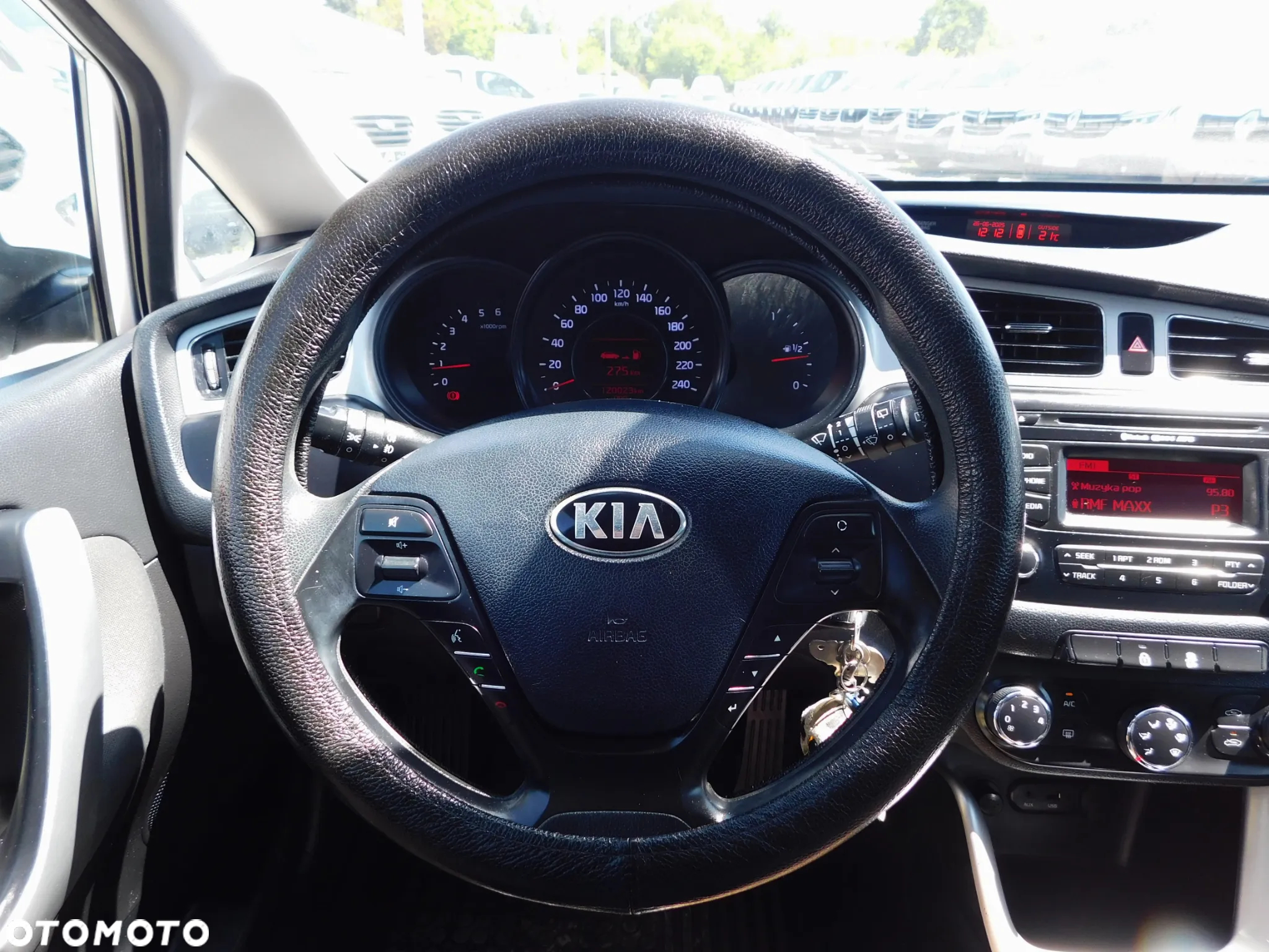 Kia Ceed - 13