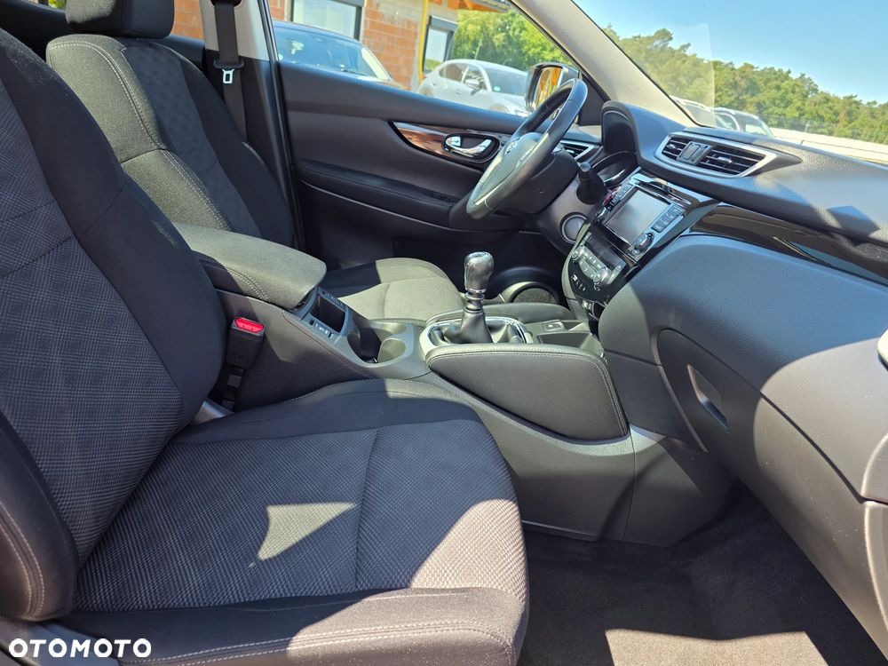 Nissan Qashqai 1.6 DIG-T N-Connecta - 24