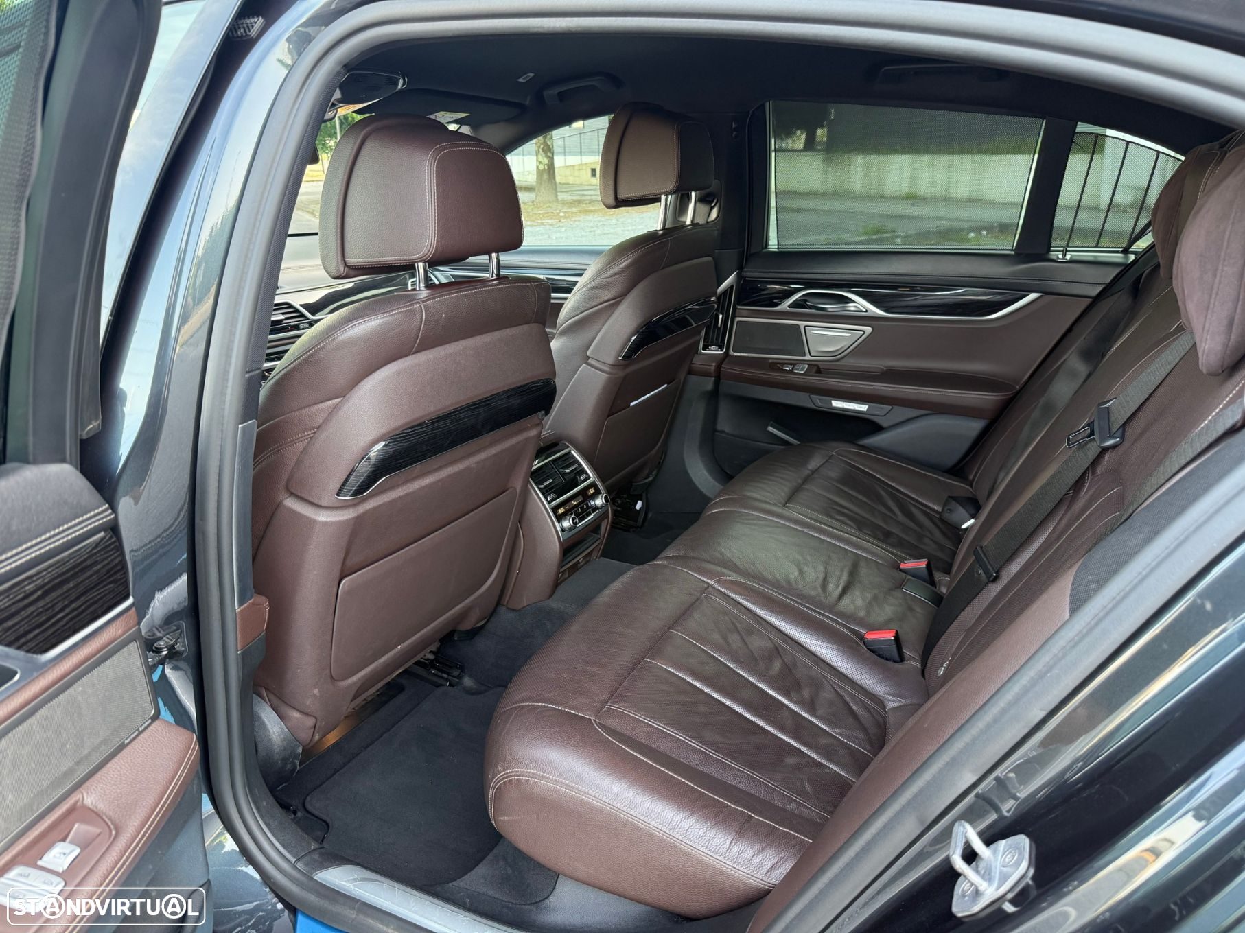 BMW 740 d xDrive Pack M - 23