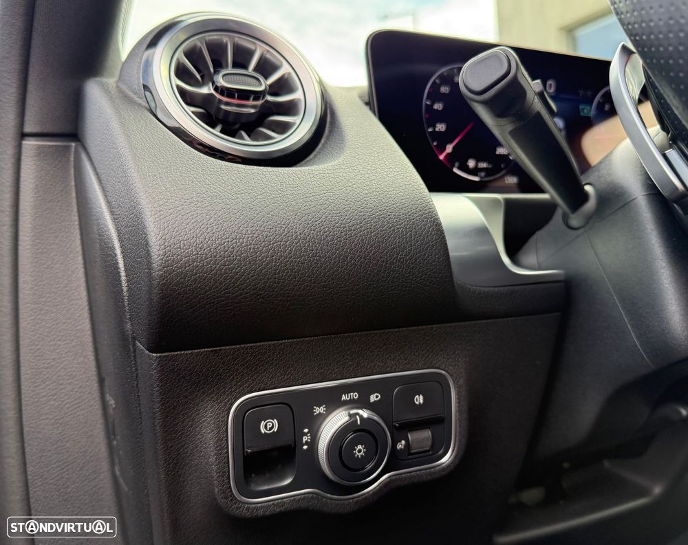 Mercedes-Benz GLB 180 d AMG Line - 14