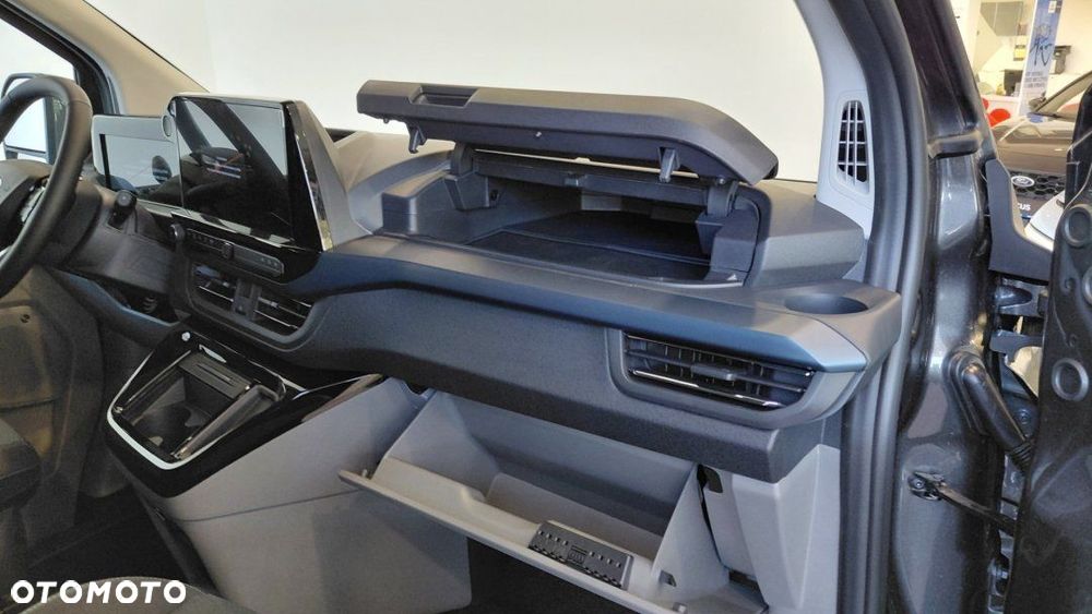 Ford Tourneo Custom - 21