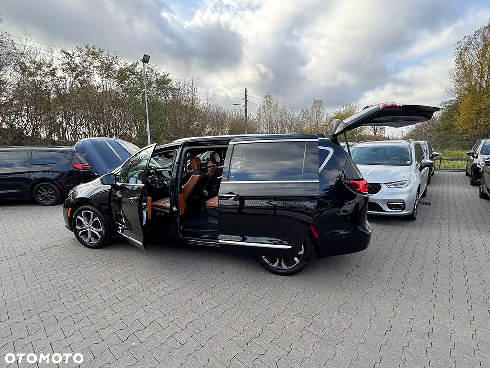 Chrysler Pacifica - 10