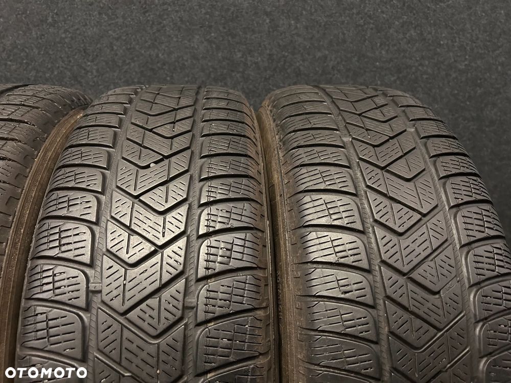 Opony zimowe Pirelli Scorpion Winter SealInSide 215/65/17 99H 4szt. - 3