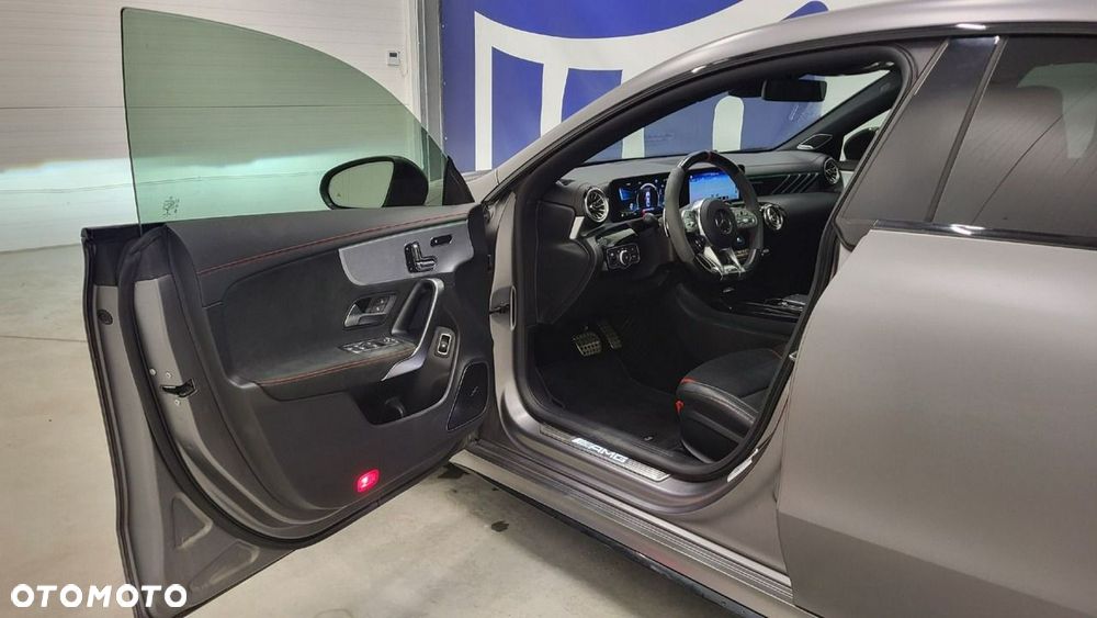 Mercedes-Benz CLA AMG 45 S 4-Matic+ 8G-DCT - 11
