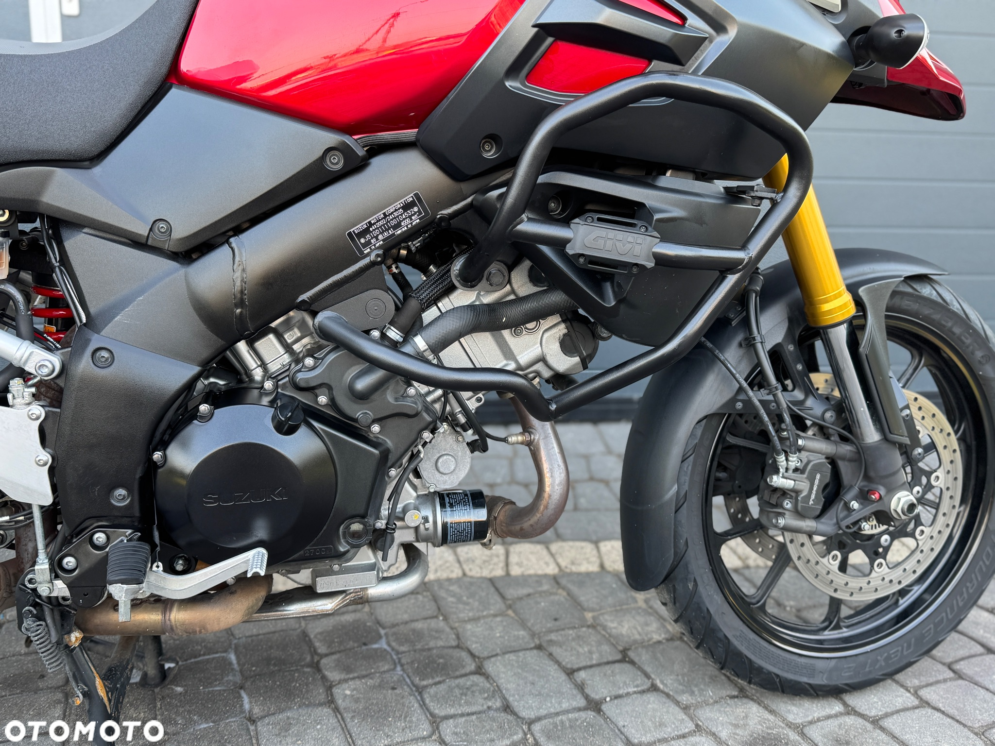 Suzuki V-STROM - 16