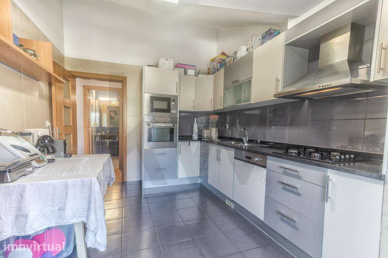 Vista Mar Soberba: Apartamento T2 no Último Andar – Caniço, Madeira - Grande imagem: 5/39