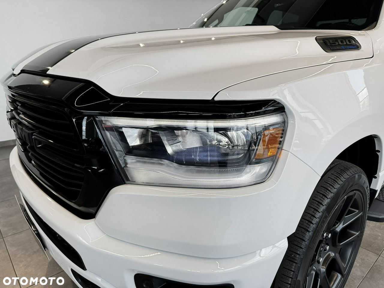 RAM 1500 - 10