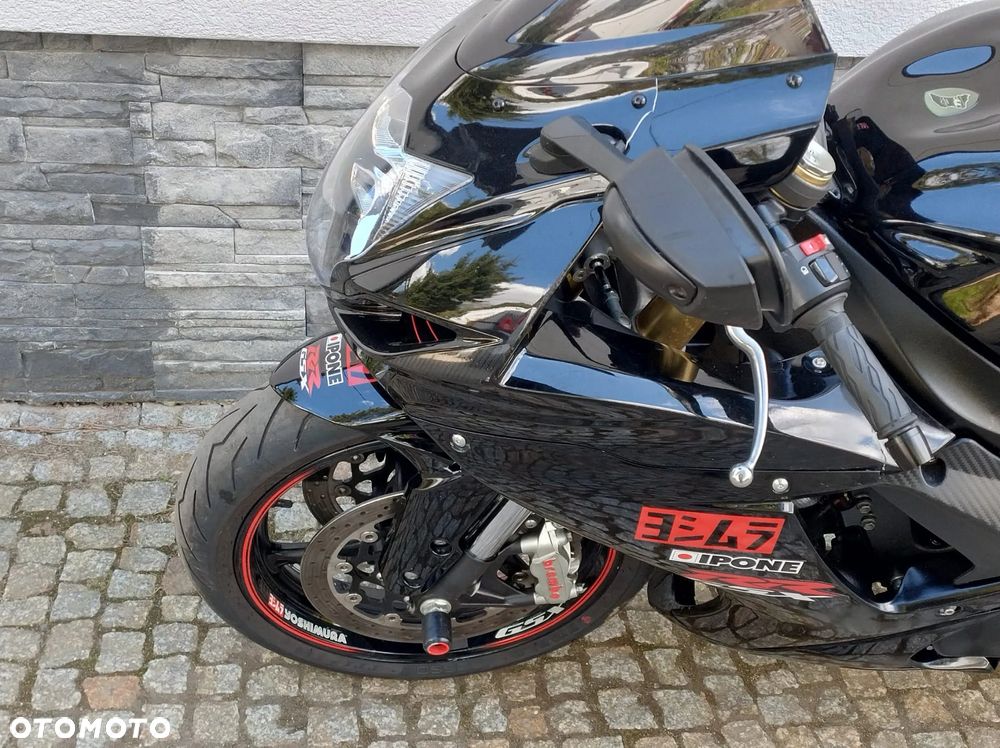 Suzuki GSX-R - 25