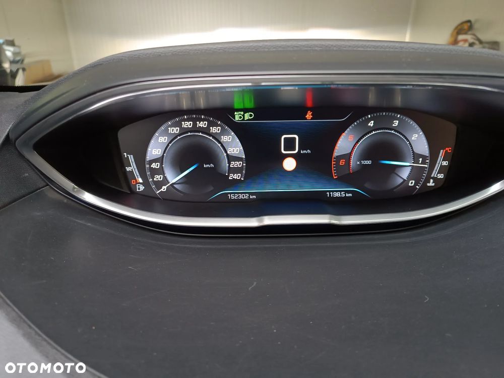 Peugeot 5008 BlueHDI 130 Allure Business-Paket - 16