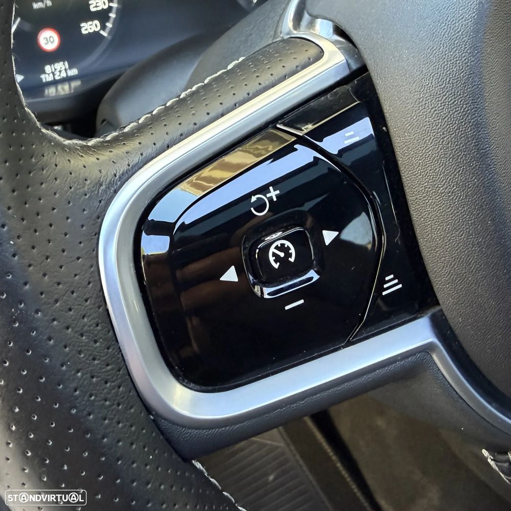 Volvo XC 60 2.0 T6 R-Design AWD - 18