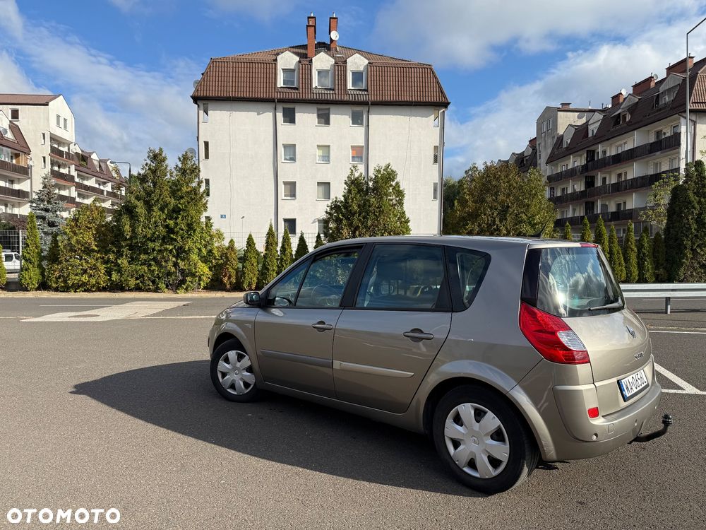 Renault Scenic 2.0 16V Privilege - 13