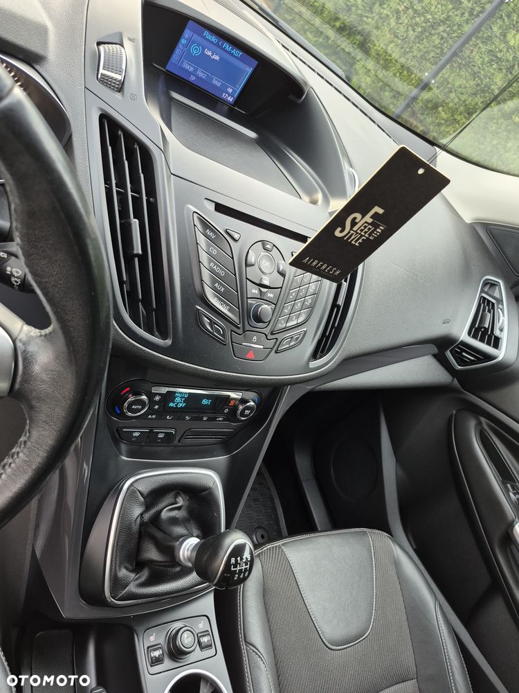Ford Kuga 2.0 TDCi 2x4 Titanium - 15