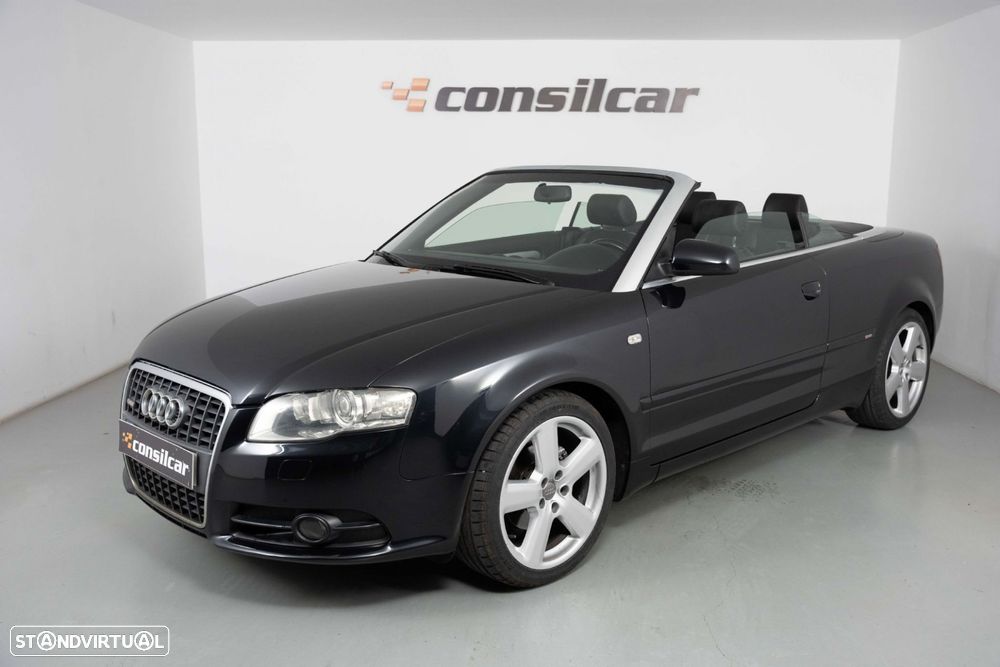 Audi A4 Cabrio 2.0 TDi S-line - 1