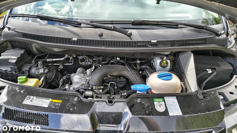 Volkswagen Caravelle - 33