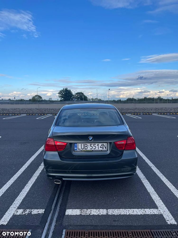BMW Seria 3 320d xDrive - 2