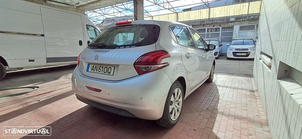 Peugeot 208 1.2 PureTech Active - 12