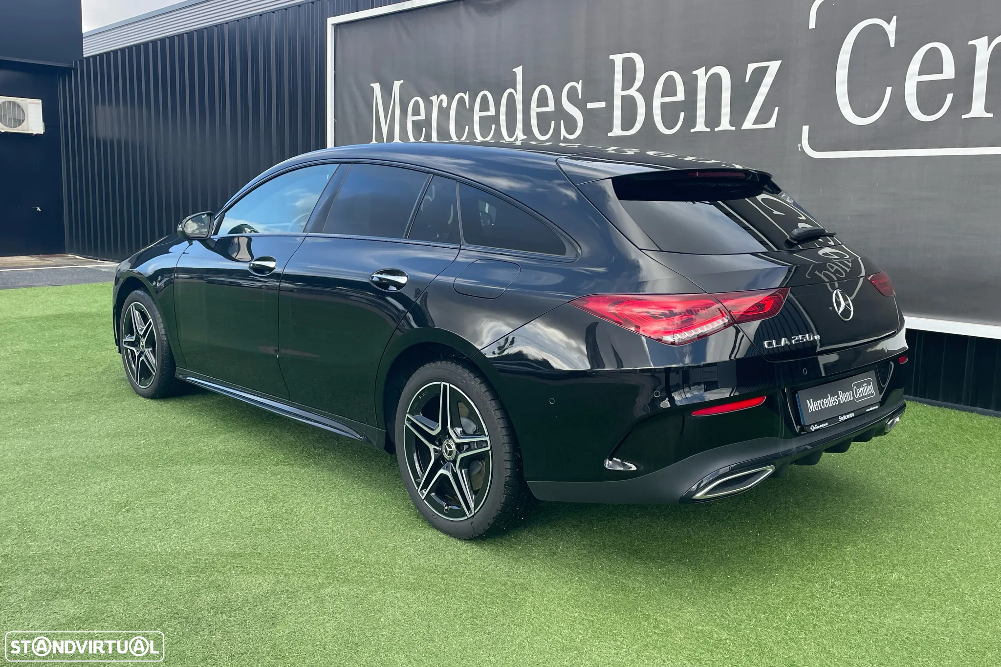 Mercedes-Benz CLA 250 e Shooting Brake AMG Line - 3