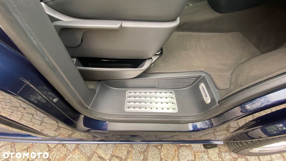 Volkswagen Multivan - 18