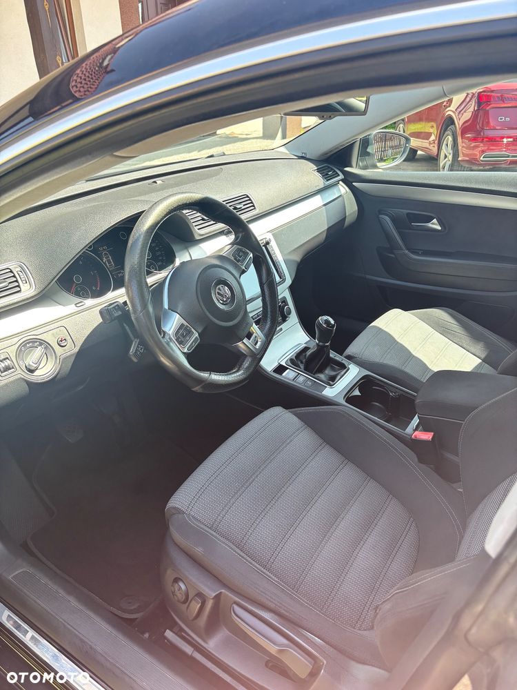 Volkswagen Passat 2.0 TDI Highline R-Style - 9