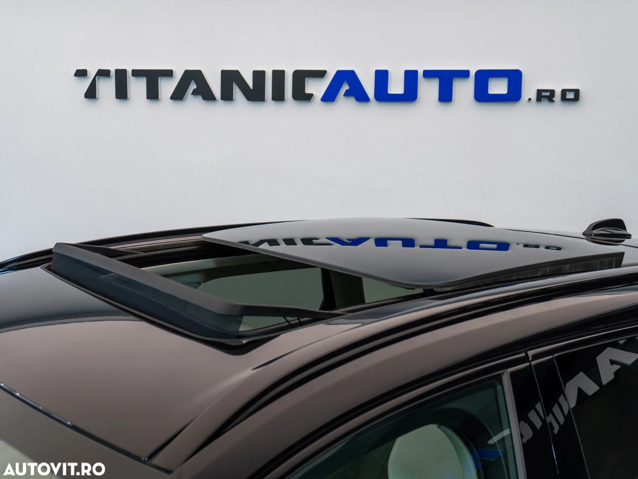 Volvo XC 60 B4 MHEV AT AWD Ultimate Dark - 17
