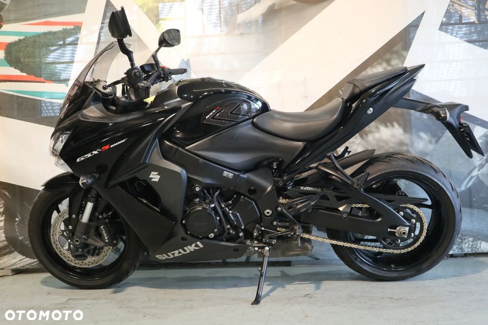 Suzuki GSX - 7