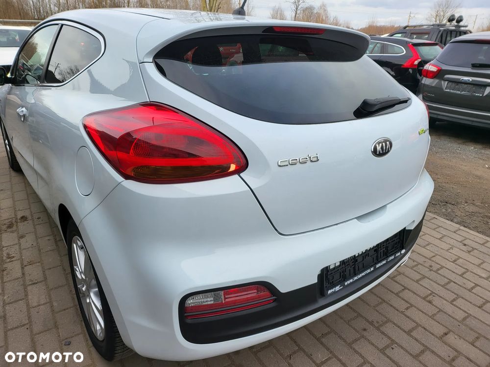 Kia ProCeed - 34