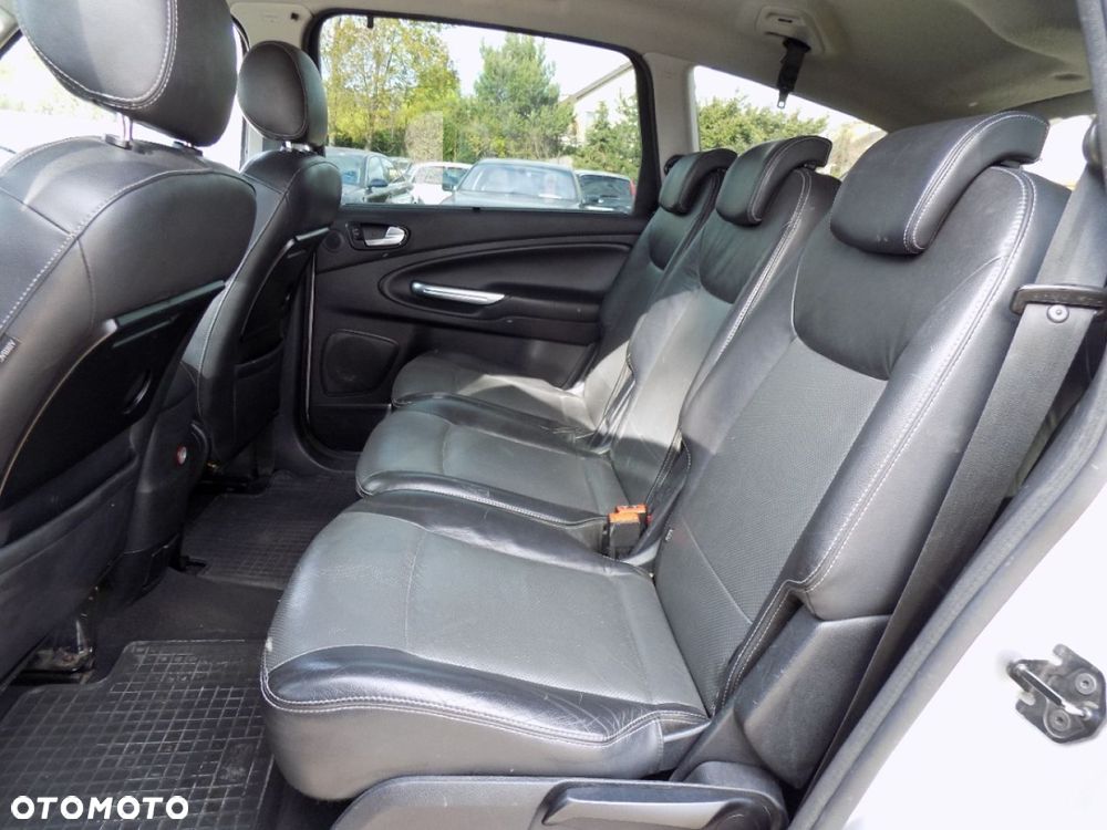 Ford S-Max - 8
