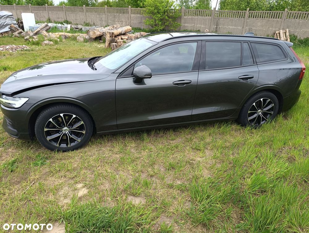 Volvo V60 B3 B Momentum - 9