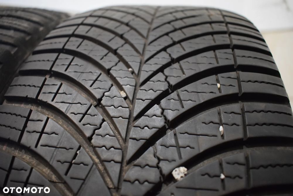 R17C 225/55 Goodyear Vector 4Seasons Cargo MO-V - 3