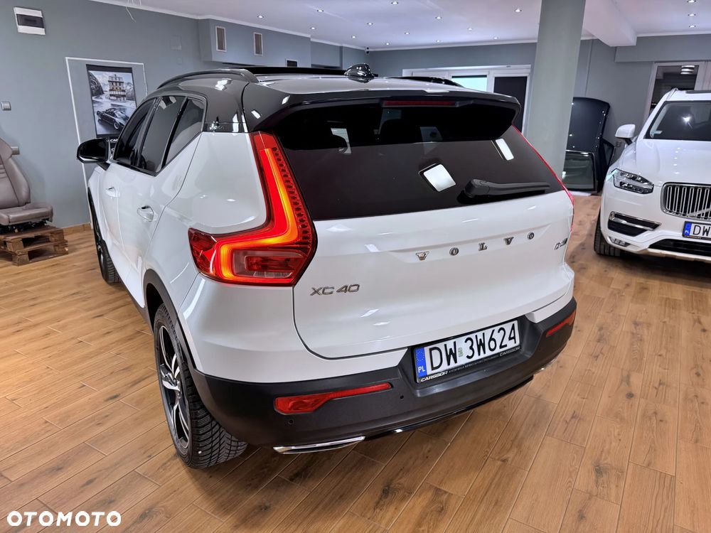Volvo XC 40 D4 AWD R-Design - 18