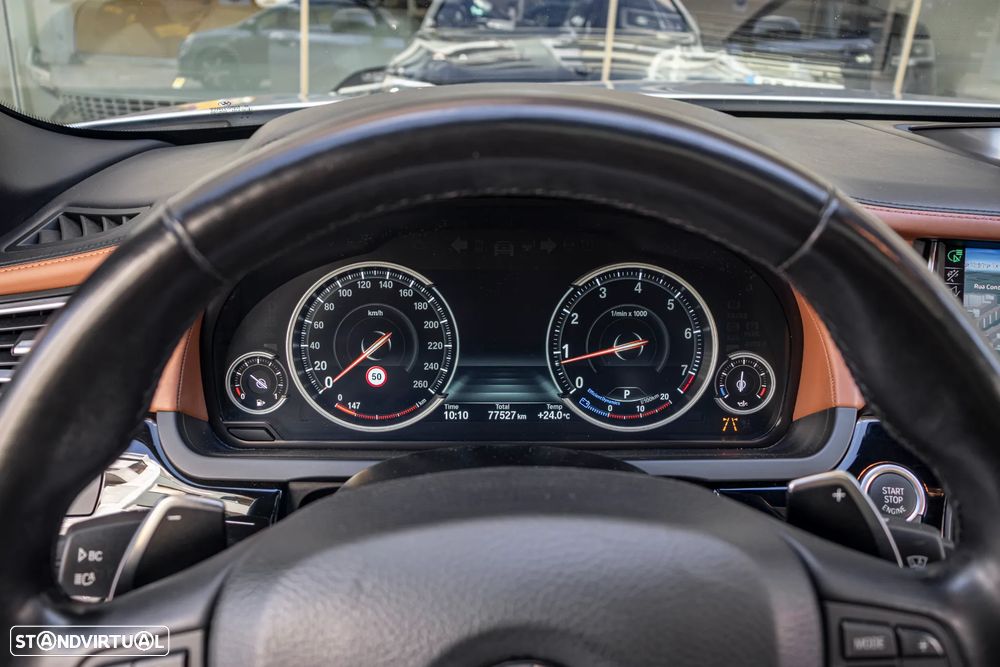 BMW 750 Li xDrive Pack M — fotografia 19