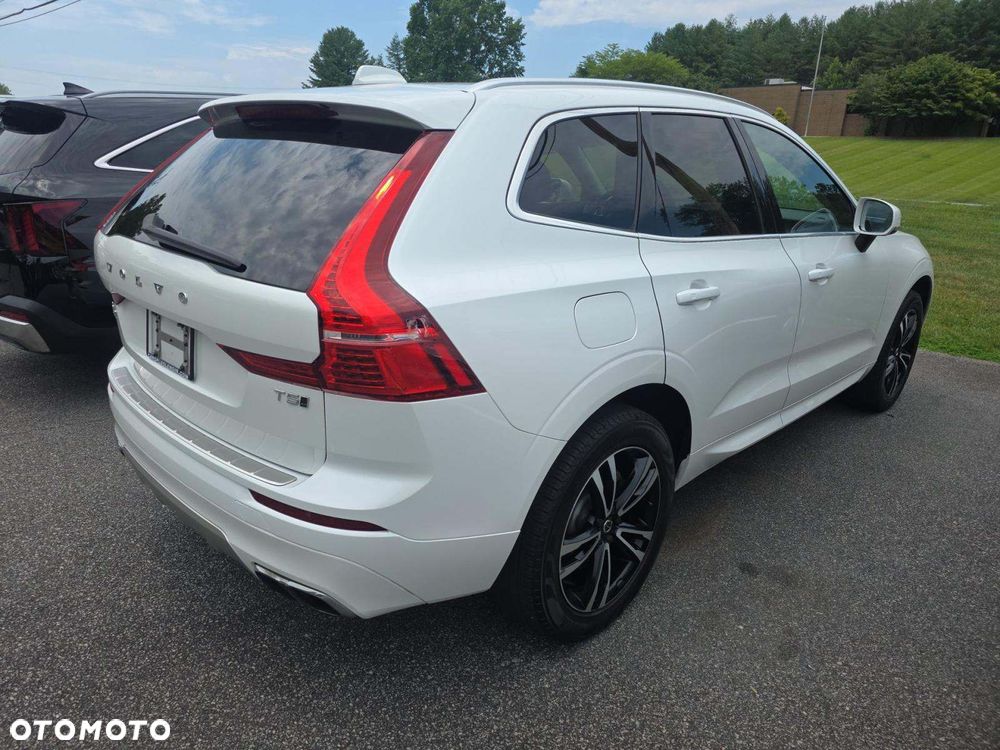 Volvo XC 60 T5 AWD Momentum - 4
