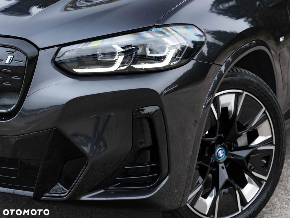 BMW iX3 80kWh Impressive - 13