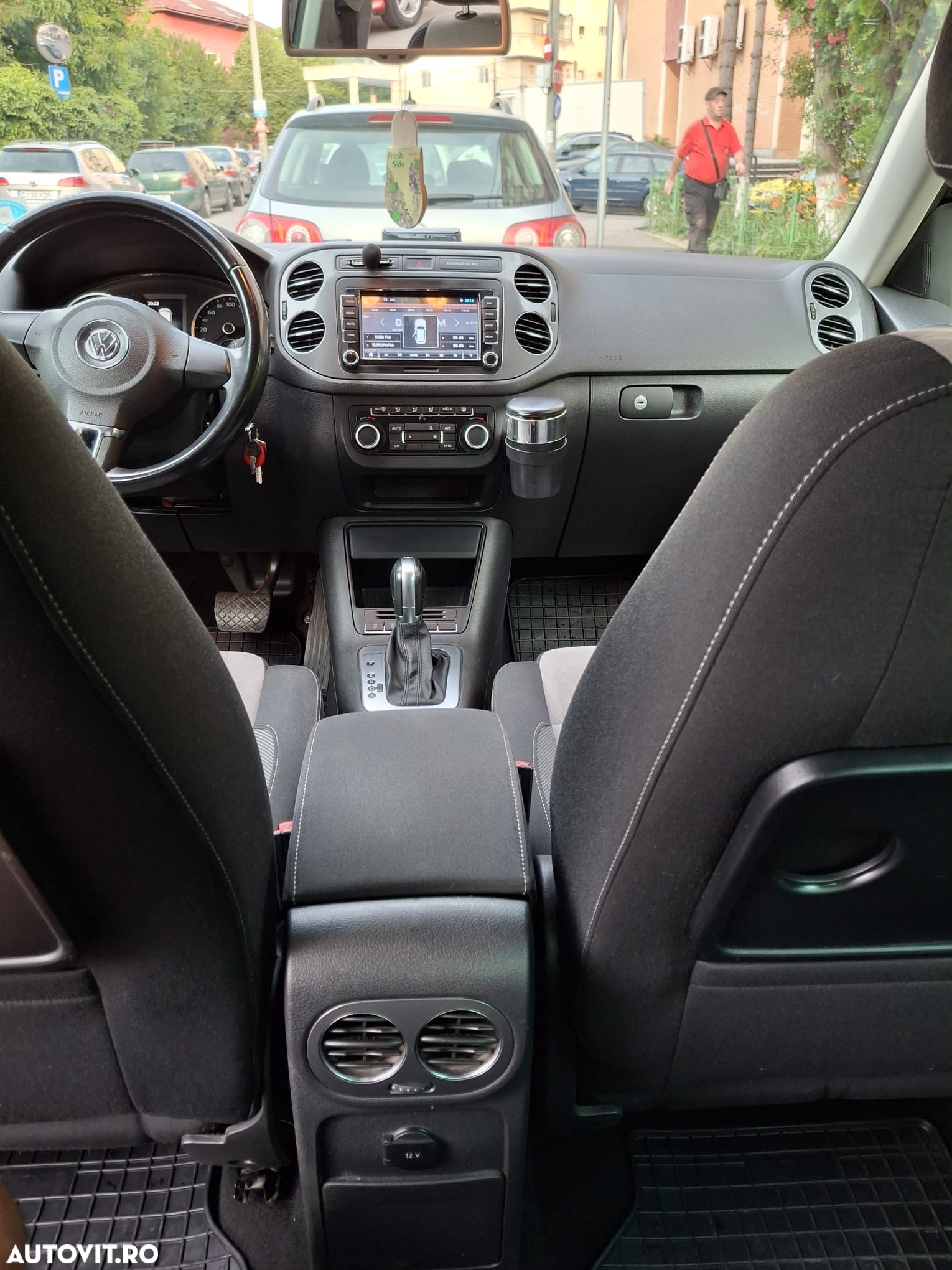 Volkswagen Tiguan 2.0 TDI 4Motion DSG BMT Track & Style - 11