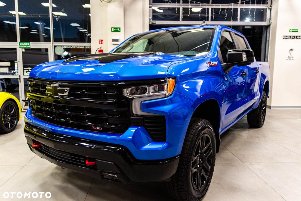 Chevrolet Silverado - 2