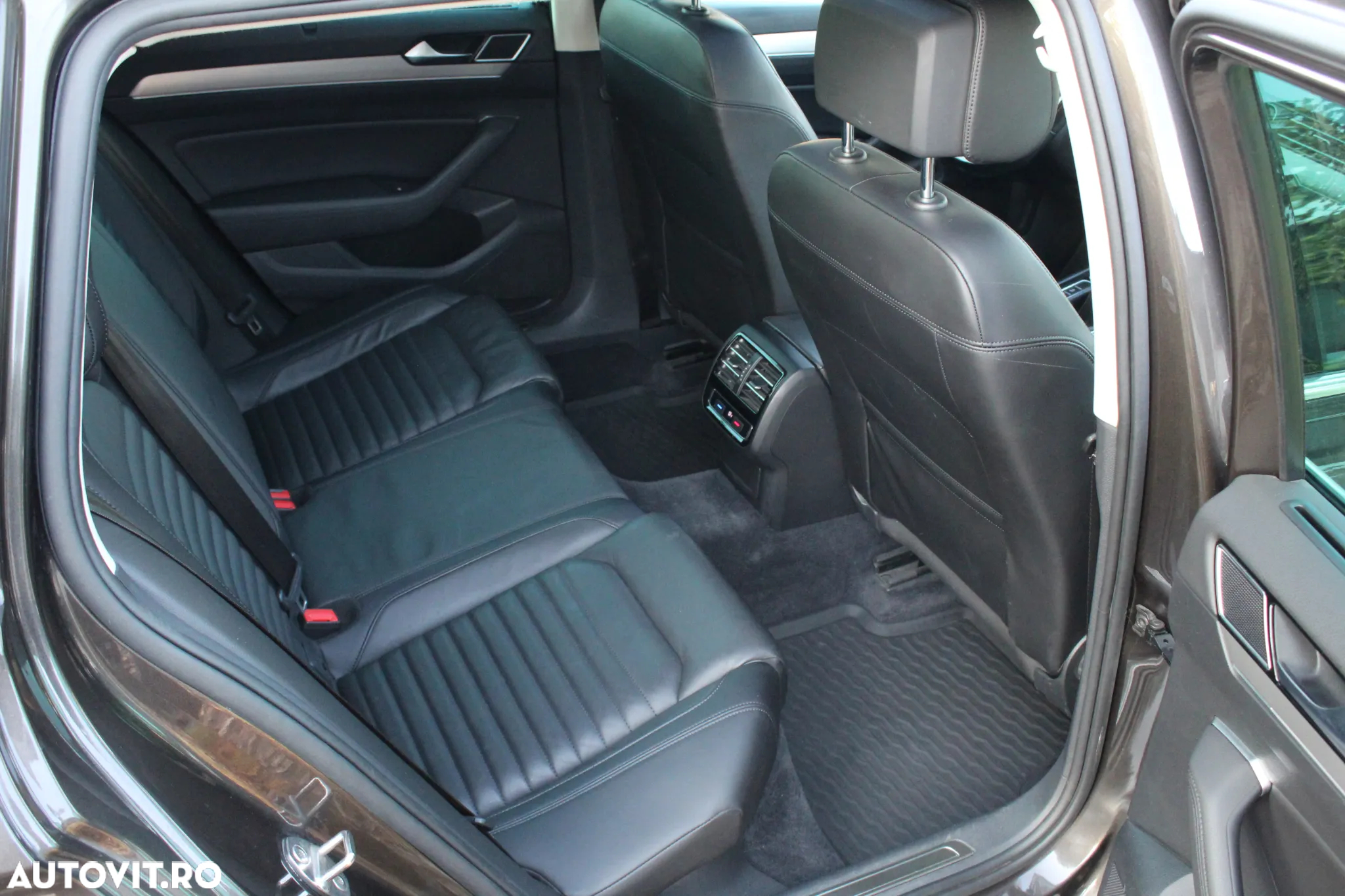 Volkswagen Passat Variant 2.0 TDI Highline - 10